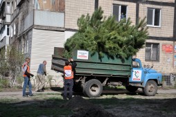 Субботник на ул. М. Малиновского, 34 в рамках конкурса 