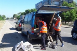 Субботник на набережной Ломовского
