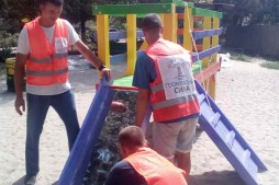 Установка детской площадки на Желваковского, 6а